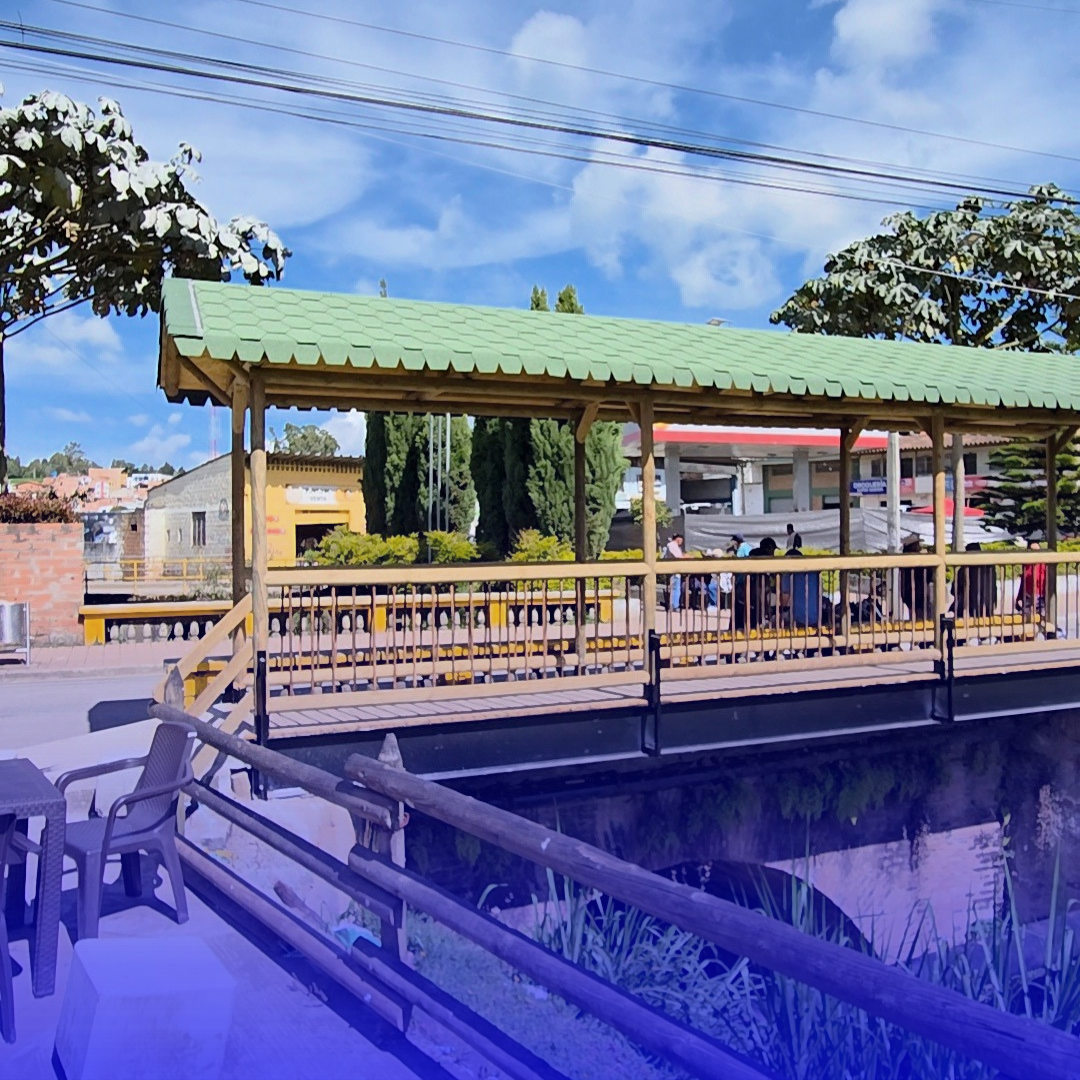 Entregan oficialmente dos puentes peatonales clave para mejorar la seguridad vial en el sector La Bomba y Colanta.