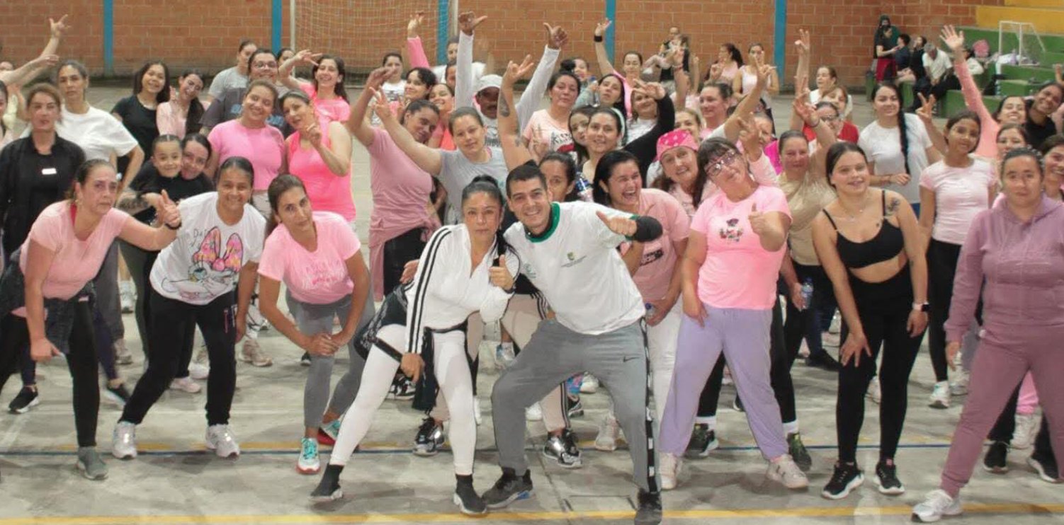 Rumba aeróbica en San Pedro de los Milagros conmemoró el mes de la Mujer